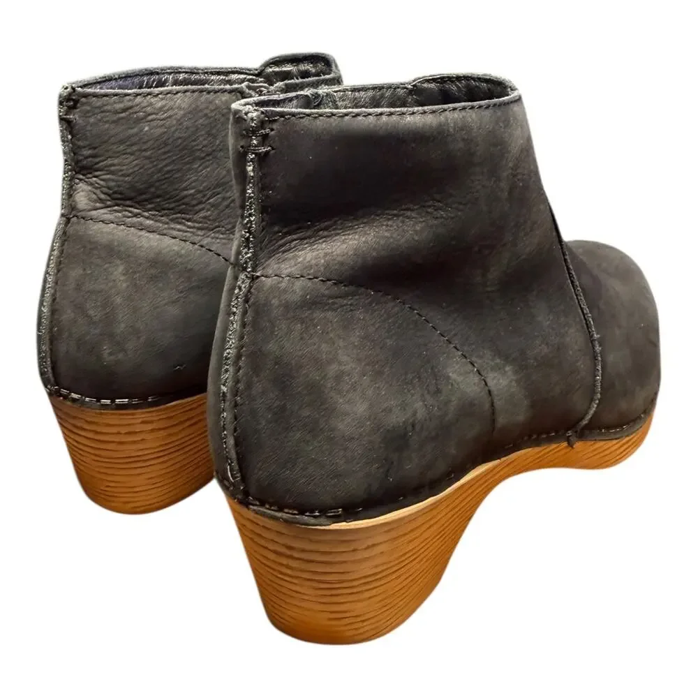 Dansko Maria Women 40/US 9 .5-10 Ankle Boot Black Milled Nubuck Suede Casual